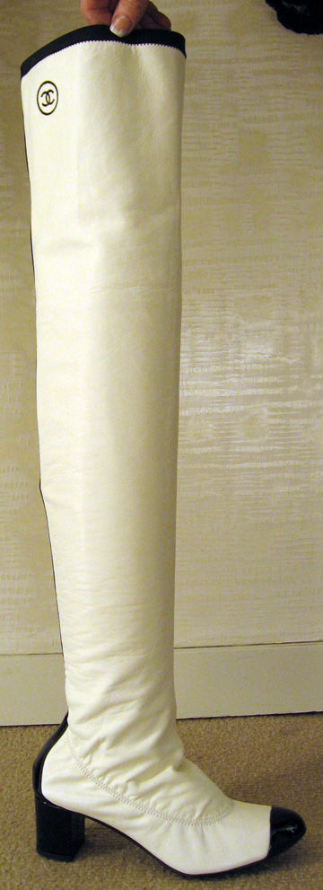Karl's thigh high white boot for 06a